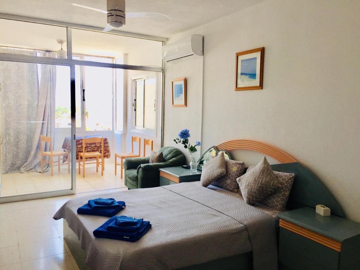 Sunset Seaview Studio Apartment Paphos Bagian luar foto