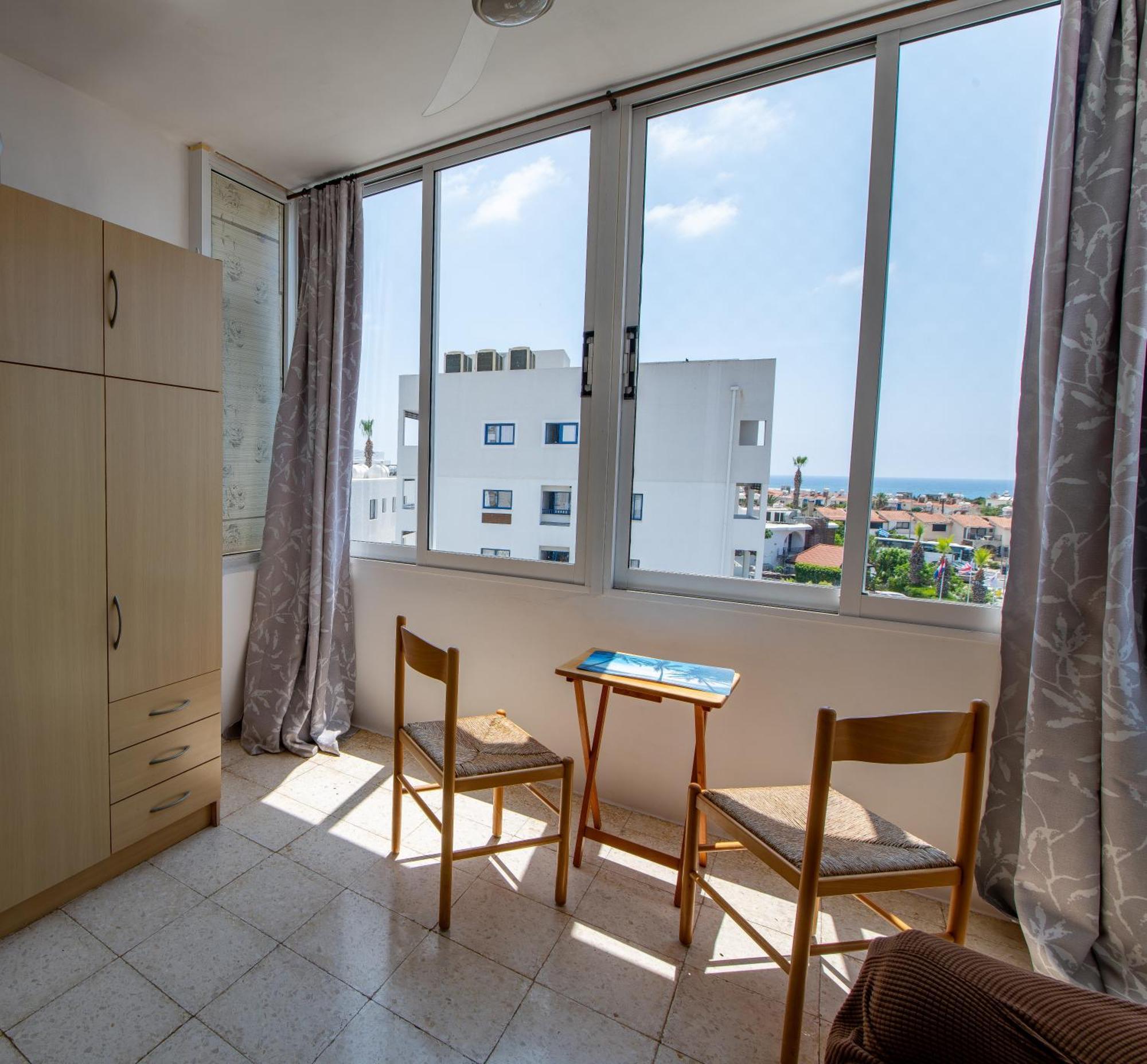 Sunset Seaview Studio Apartment Paphos Bagian luar foto