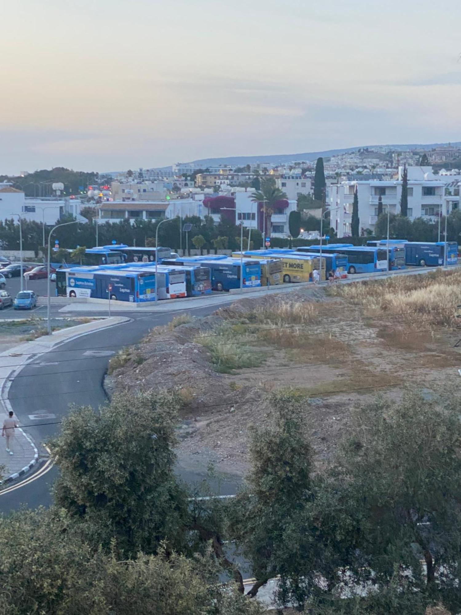 Sunset Seaview Studio Apartment Paphos Bagian luar foto